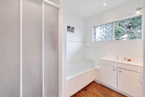 Photo of property in 131 Forrest Hill Road, Forrest Hill, Auckland, 0620