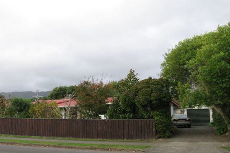 Photo of property in 31 Walton Avenue, Waikanae, 5036
