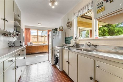Photo of property in 6 September Place, Forrest Hill, Auckland, 0620