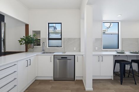 Photo of property in 77 Wellesley Road, Napier South, Napier, 4110