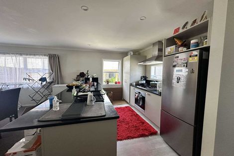 Photo of property in 8/20 Glanmire Road, Newlands, Wellington, 6037