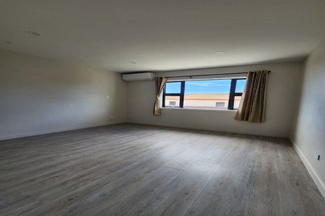 Photo of property in 128b Hutchinsons Road, Bucklands Beach, Auckland, 2014