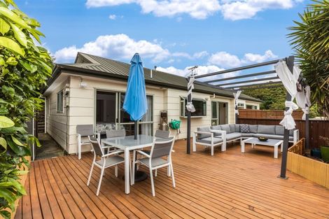Photo of property in 57b Albatross Close, Whitby, Porirua, 5024