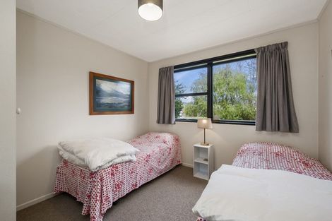 Photo of property in 6 Irwin Place, Kinloch, Taupo, 3377