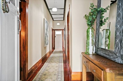 Photo of property in 64 Grey Street, Cambridge, 3434