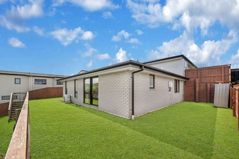 Photo of property in 124 Harriet Johnston Drive, Pokeno, 2402