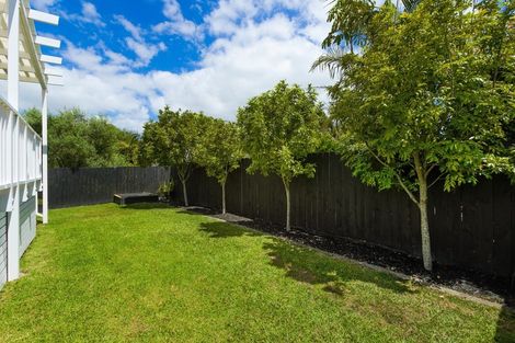 Photo of property in 2/41 Wright Road, Point Chevalier, Auckland, 1022