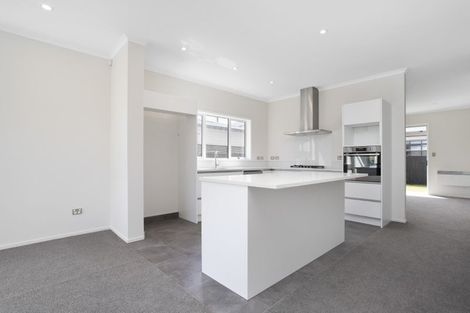 Photo of property in 19 Fort Lincoln Loop, Karaka, Papakura, 2113