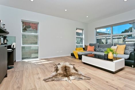 Photo of property in 29a Normanton Street, Glenfield, Auckland, 0629