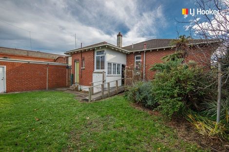 Photo of property in 105 Macandrew Road, South Dunedin, Dunedin, 9012