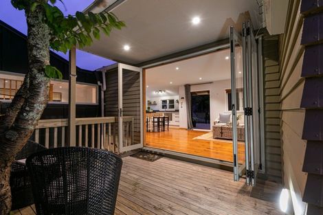 Photo of property in 7 Tipau Street, Torbay, Auckland, 0630