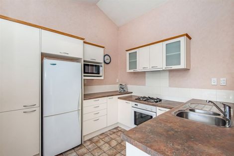 Photo of property in 7 Cinnabar Place, Westgate, Auckland, 0614