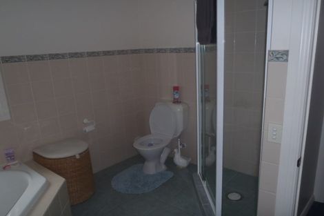 Photo of property in 6 Roy Maloney Drive, Henderson, Auckland, 0612