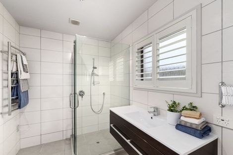 Photo of property in 2/13 Muritai Road, Milford, Auckland, 0620