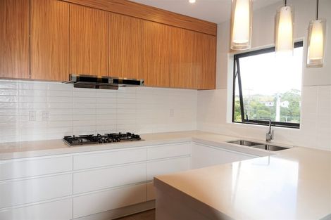 Photo of property in 83a Lake Road, Northcote, Auckland, 0627