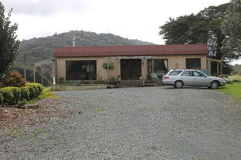 Photo of property in 316 Mountain Road, Maungaturoto, 0587