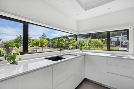 Photo of property in 47 Forest Heights, Wanaka, 9305