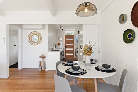 Photo of property in 3/340 Te Atatu Road, Te Atatu South, Auckland, 0610