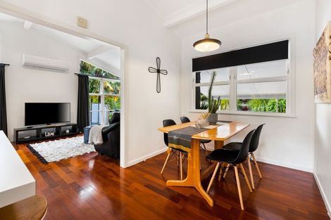 Photo of property in 26 Acacia Road, Torbay, Auckland, 0632