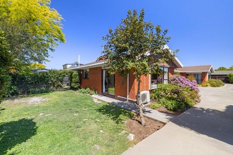 Photo of property in 2/127 Reynolds Avenue, Bishopdale, Christchurch, 8053