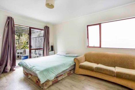 Photo of property in 24 Glenfinn Place, Massey, Auckland, 0614