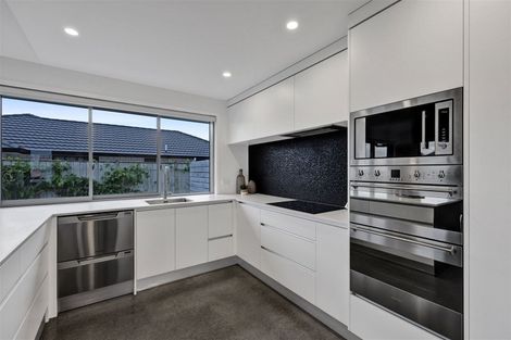 Photo of property in 22 Keene Drive, Bell Block, New Plymouth, 4312