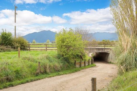Photo of property in 131 School Road, Te Horo, Otaki, 5582