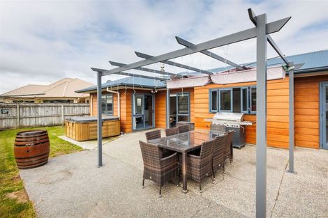 Photo of property in 35 Sherwill Street, Feilding, 4702