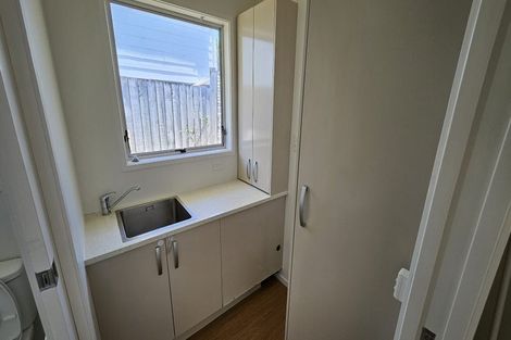 Photo of property in 15 Hewlett Road, Massey, Auckland, 0614