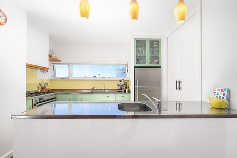 Photo of property in 189 Breaker Bay Road, Breaker Bay, Wellington, 6022