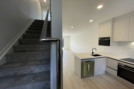 Photo of property in 16 Toanga Place, Mount Wellington, Auckland, 1062