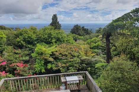 Photo of property in 543 Scenic Drive, Waiatarua, Auckland, 0612