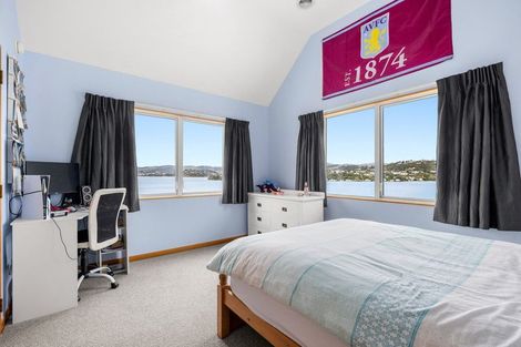 Photo of property in 32 Penryn Drive, Camborne, Porirua, 5026