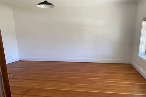 Photo of property in 17 Te Wharepouri Street, Berhampore, Wellington, 6023