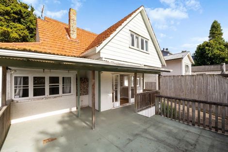 Photo of property in 128 River Road, Hamilton East, Hamilton, 3216