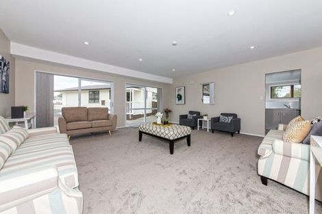 Photo of property in 68 Friesian Drive, Mangere, Auckland, 2022