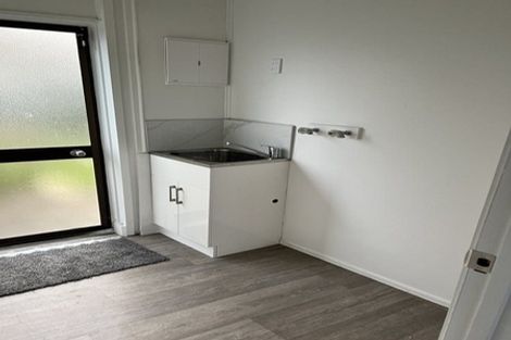 Photo of property in 15 Oreil Avenue, West Harbour, Auckland, 0618