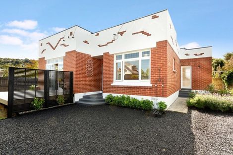 Photo of property in 92 Hargest Crescent, Saint Clair, Dunedin, 9012