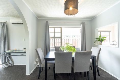 Photo of property in 4 Truscott Grove, Awapuni, Palmerston North, 4412