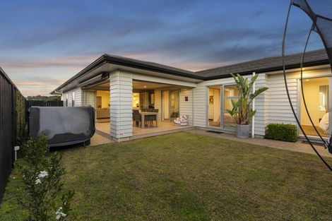 Photo of property in 71 Pohutukawa Parade, Riverhead, 0820