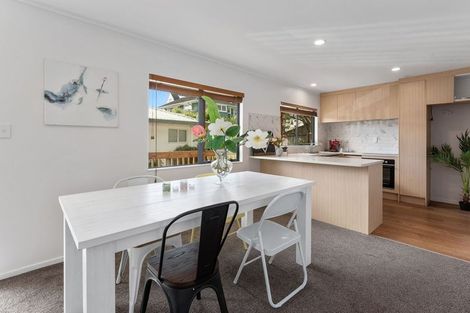 Photo of property in 1/1018 East Coast Road, Fairview Heights, Auckland, 0630