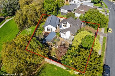 Photo of property in 13 Kyeemagh Street, Botany Downs, Auckland, 2010