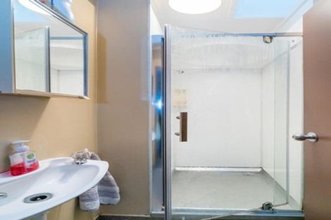 Photo of property in 31f Duke Street, North Dunedin, Dunedin, 9016