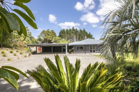 Photo of property in 166 Rimmer Road, Helensville, 0875