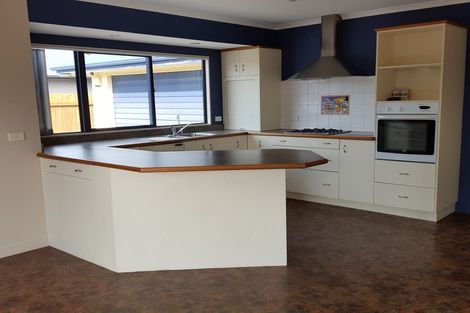 Photo of property in 27 Parnell Heights Drive, Kelvin Grove, Palmerston North, 4414