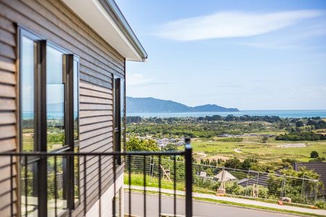 Photo of property in 11 Wilson Way, Waikanae, 5036