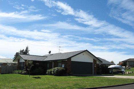 Photo of property in 19 Lysaght Place, Welcome Bay, Tauranga, 3112