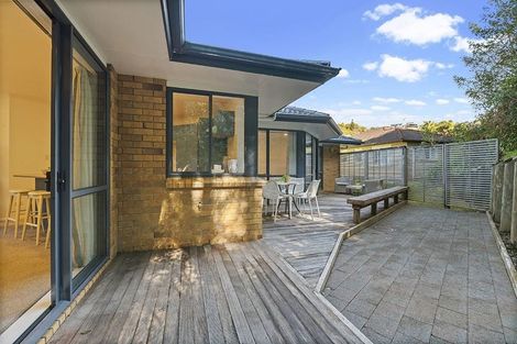 Photo of property in 33 Kate Sheppard Avenue, Torbay, Auckland, 0630