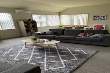 Photo of property in 1/170 East Coast Road, Forrest Hill, Auckland, 0620