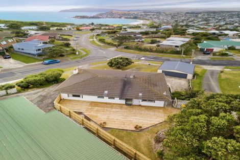 Photo of property in 45 Hiwi Crescent, Titahi Bay, Porirua, 5022